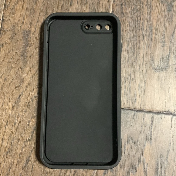 Black spider iPhone 8 Plus phone case - Picture 2 of 2